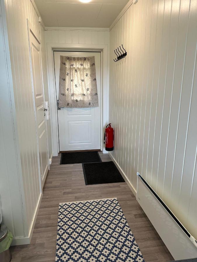 Vardo Accommodation - White House Exterior photo